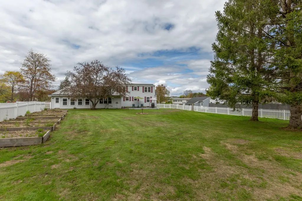 2 Mayfair Circle Augusta ME 04330