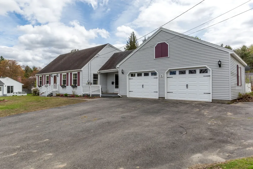2 Mayfair Circle Augusta ME 04330