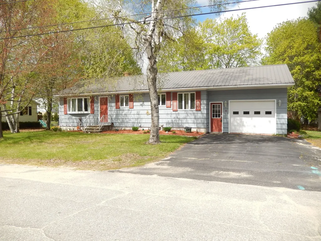 6 Laase Avenue Lewiston ME 04240