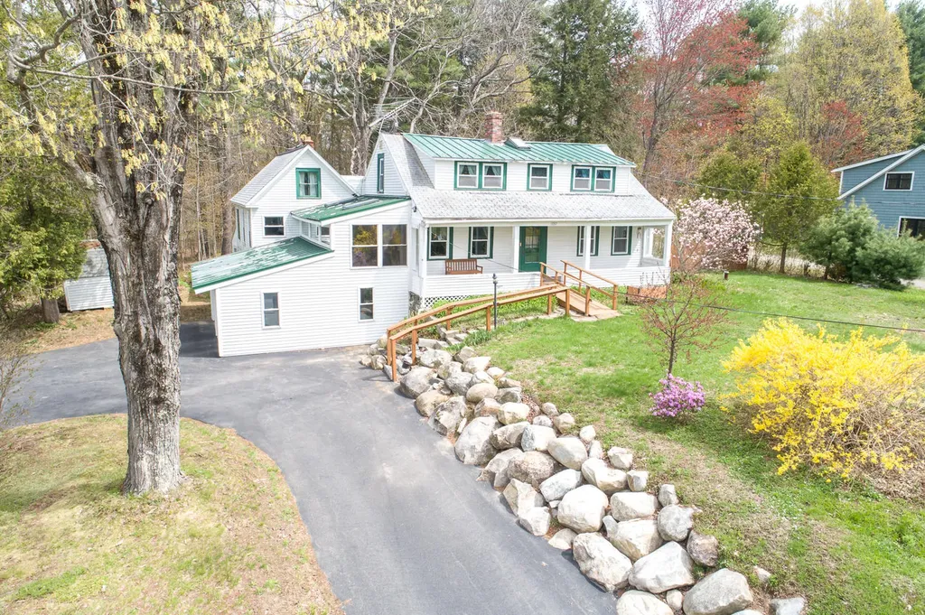 1097 Main Street Readfield ME 04355