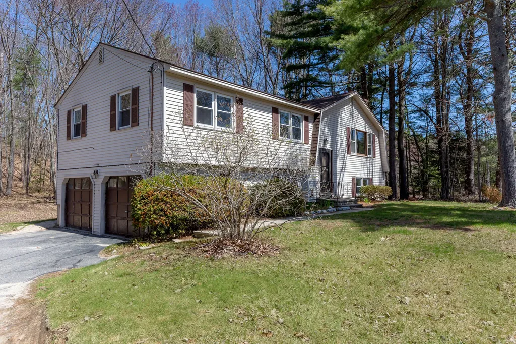 12 Somerset Place Topsham ME 04086