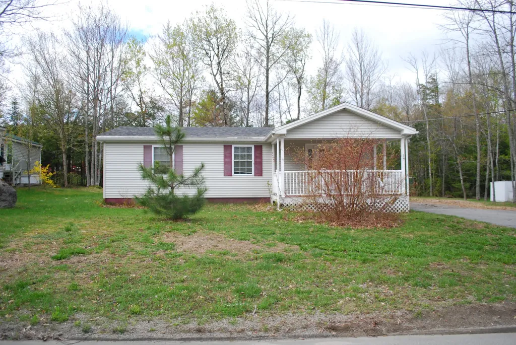 35 Hale Street Lincoln ME 04457