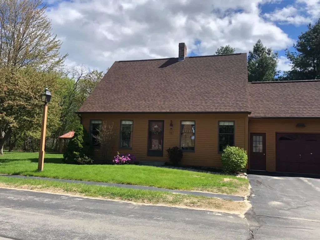 10 Coachlight Lane Portland ME 04102