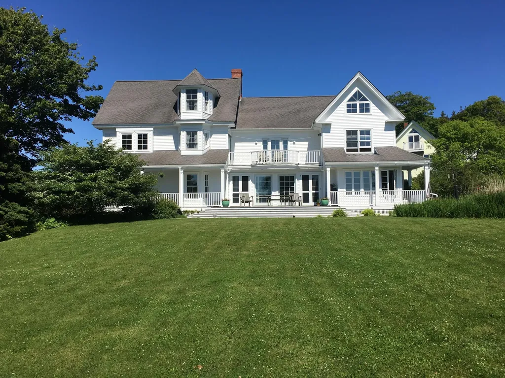 12 Leos Lane Vinalhaven ME 04863