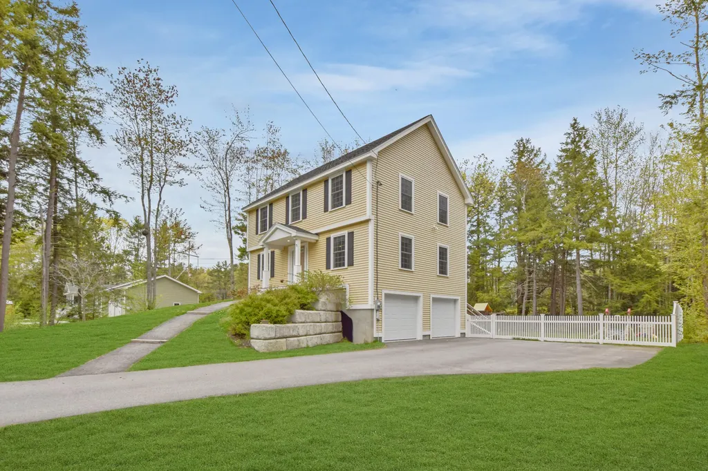 15 Greenbriar Drive Eliot ME 03903
