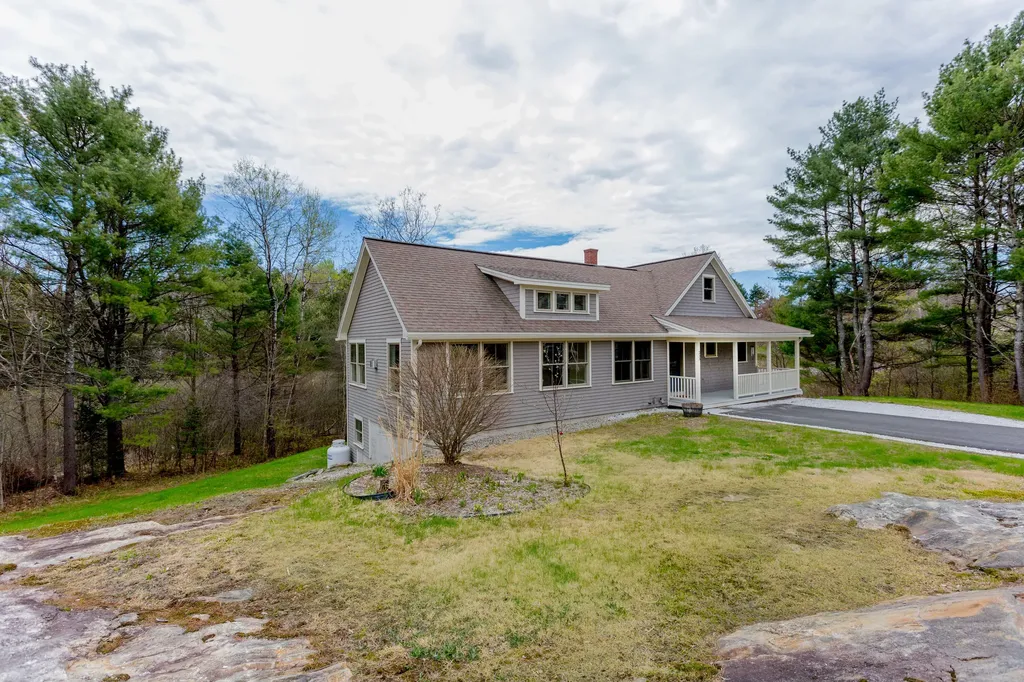 253 Raymond Road Brunswick ME 04011