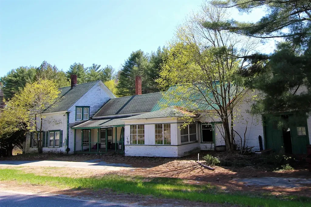 12 Townsend Brook Road Auburn ME 04210