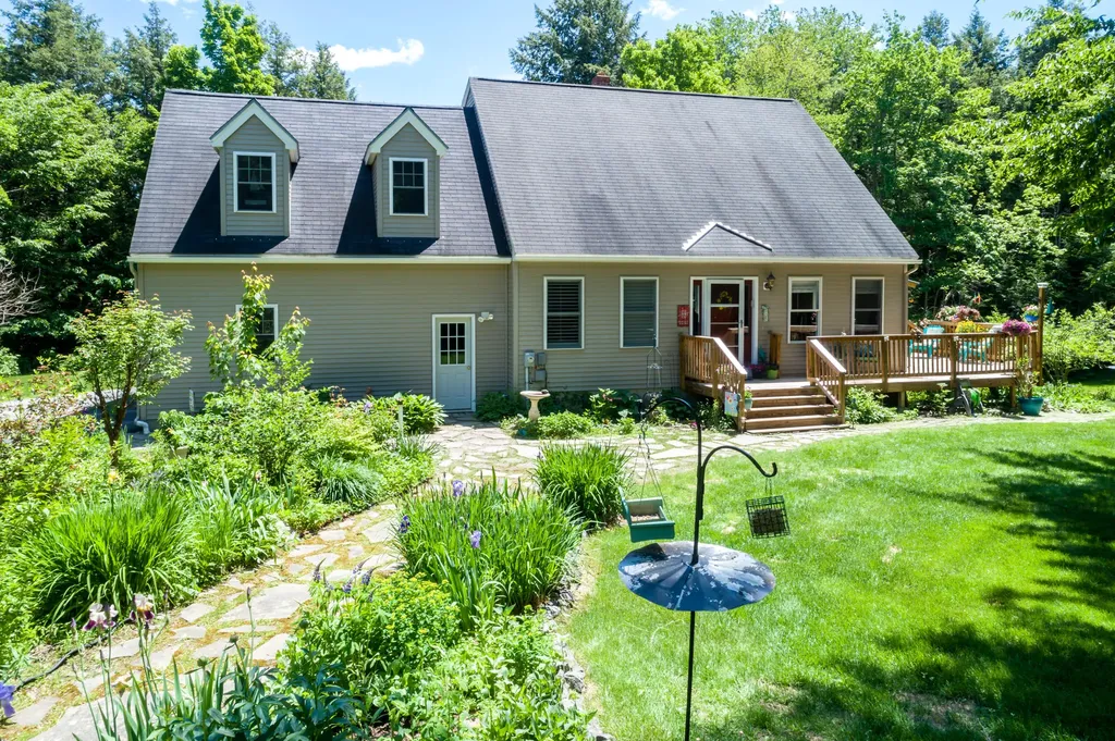 81 Adams Way Freeport ME 04032