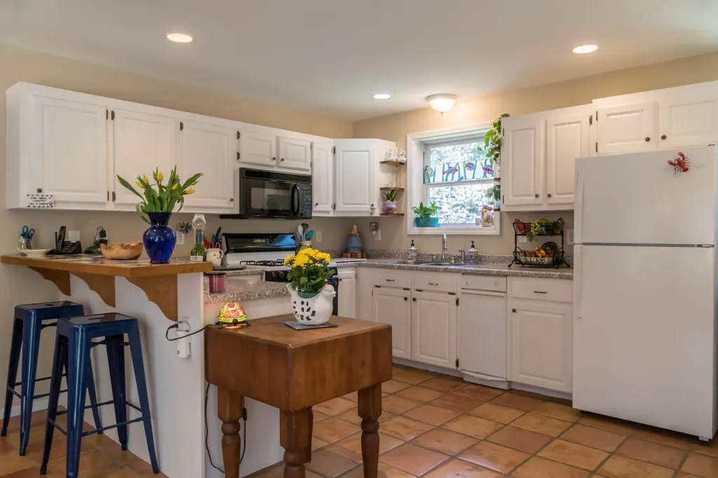 81 Adams Way Freeport ME 04032