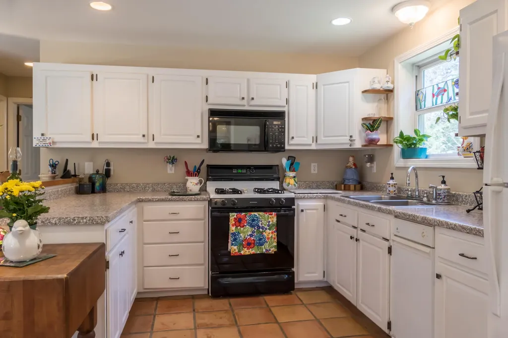 81 Adams Way Freeport ME 04032