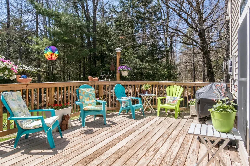 81 Adams Way Freeport ME 04032
