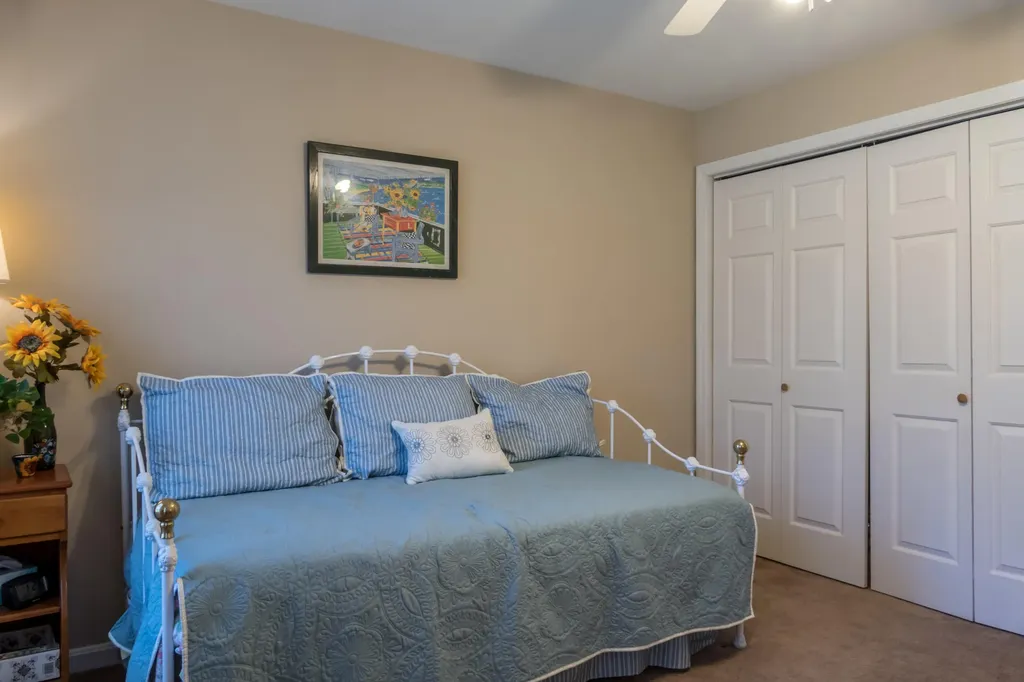 81 Adams Way Freeport ME 04032