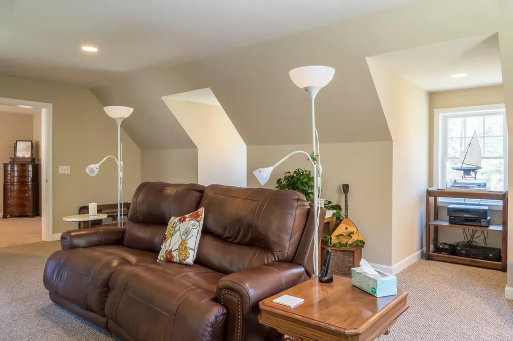 81 Adams Way Freeport ME 04032
