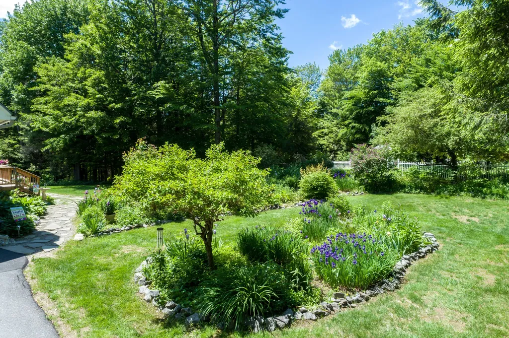 81 Adams Way Freeport ME 04032