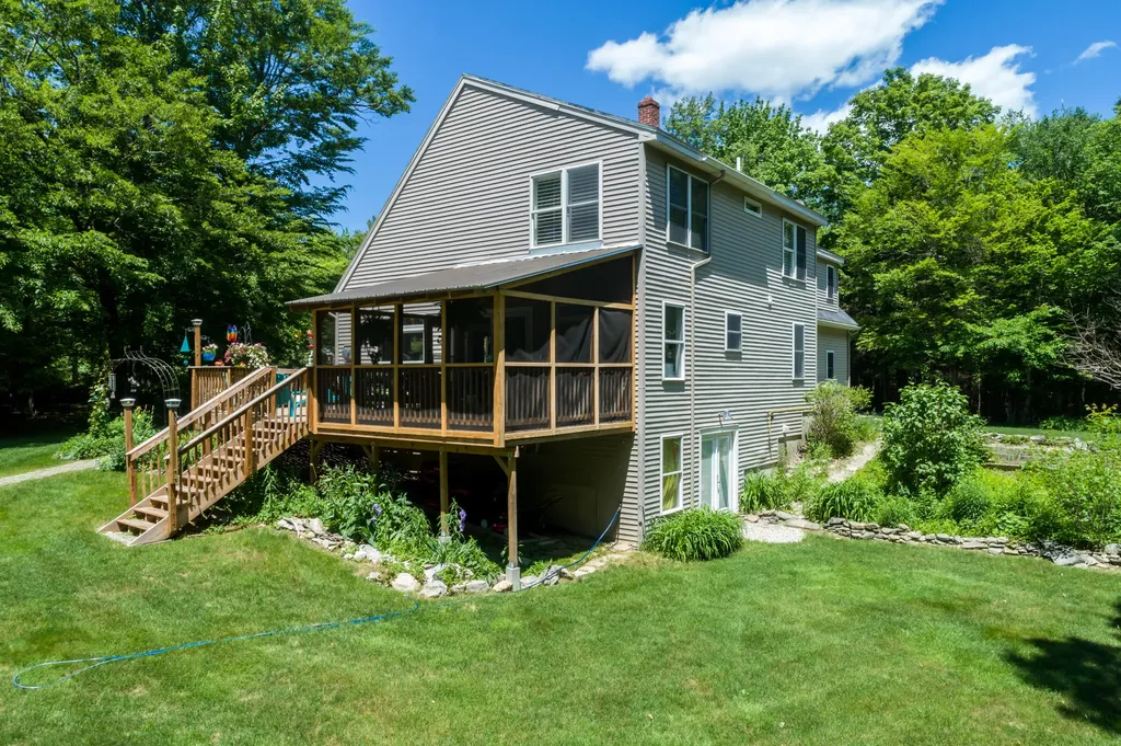 81 Adams Way Freeport ME 04032