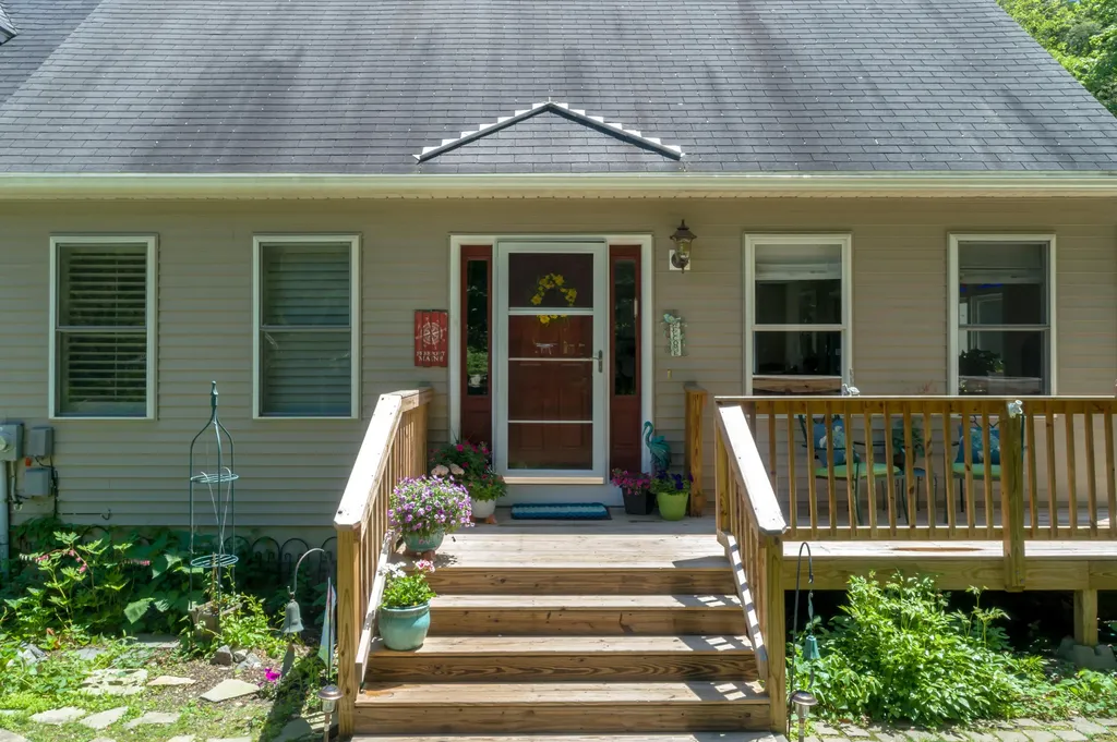 81 Adams Way Freeport ME 04032