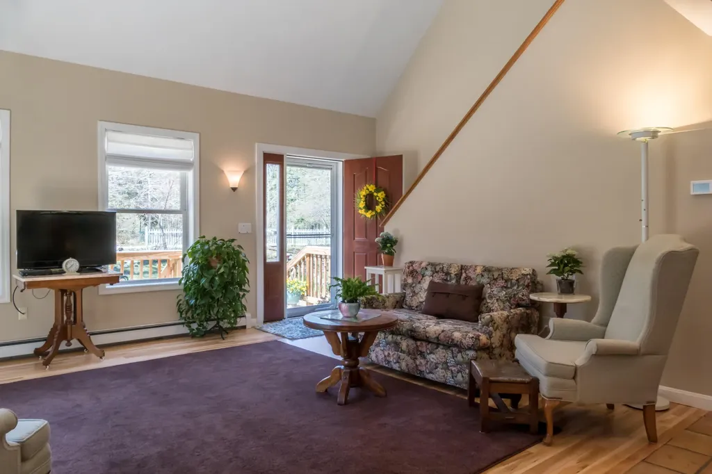 81 Adams Way Freeport ME 04032