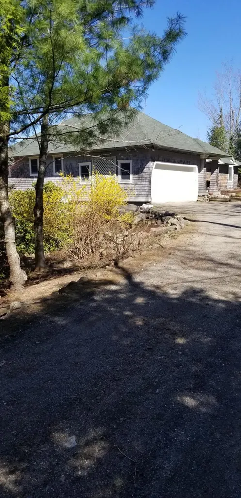 6 Percys Pocket Way Northport ME 04849