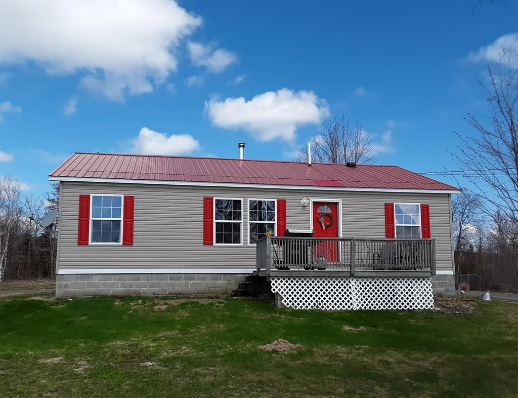 27 Rabbit's Run Eustis ME 04936