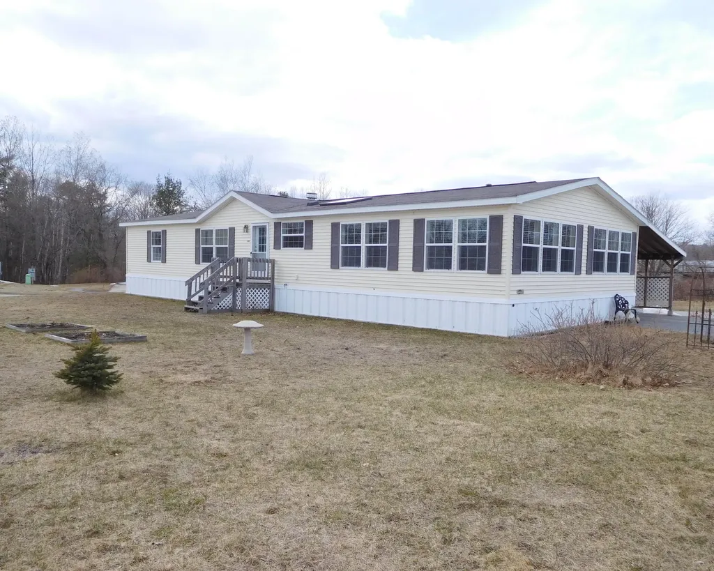 3 Sarah Avenue Lewiston ME 04240