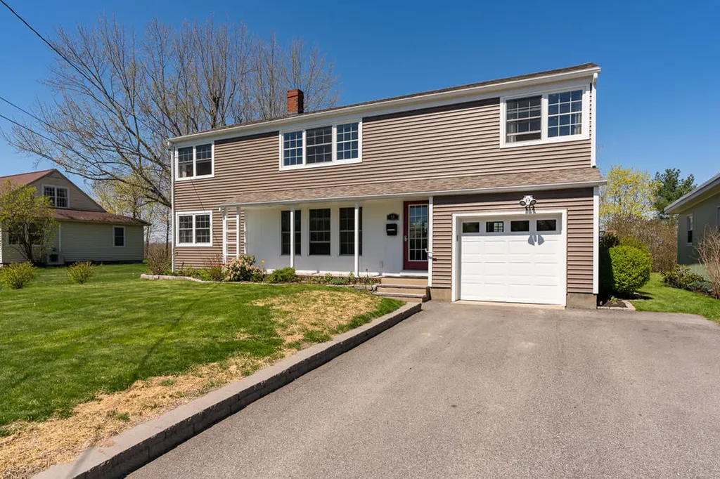 16 Lindale Avenue Biddeford ME 04005