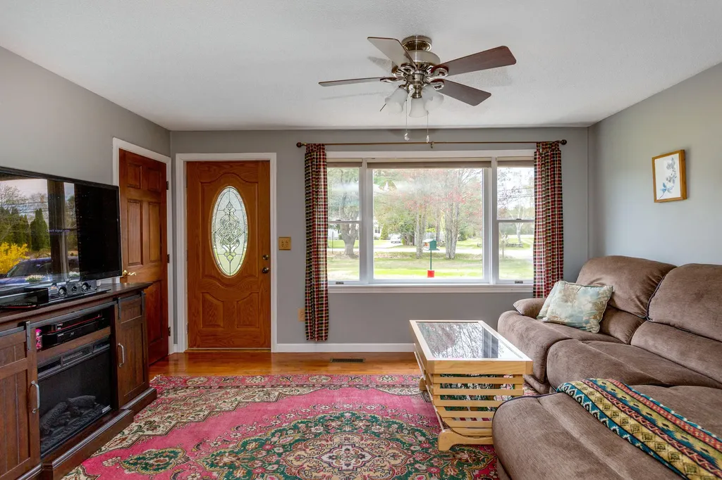 49 Cathance Road Topsham ME 04086