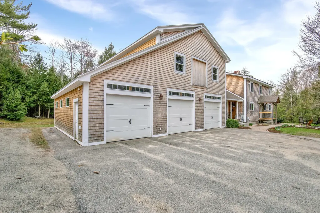 56 Rangdale Road Durham ME 04222