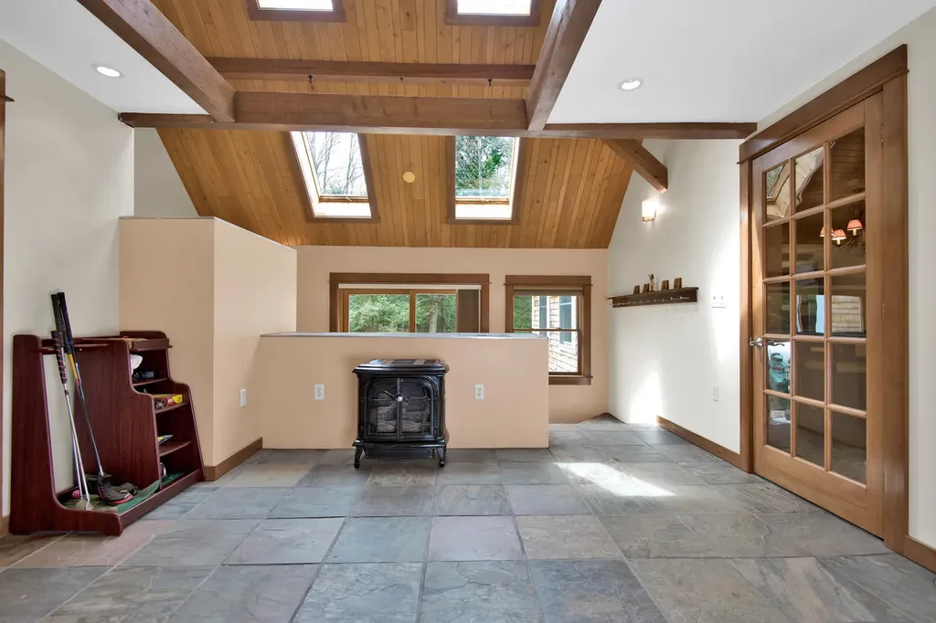 56 Rangdale Road Durham ME 04222