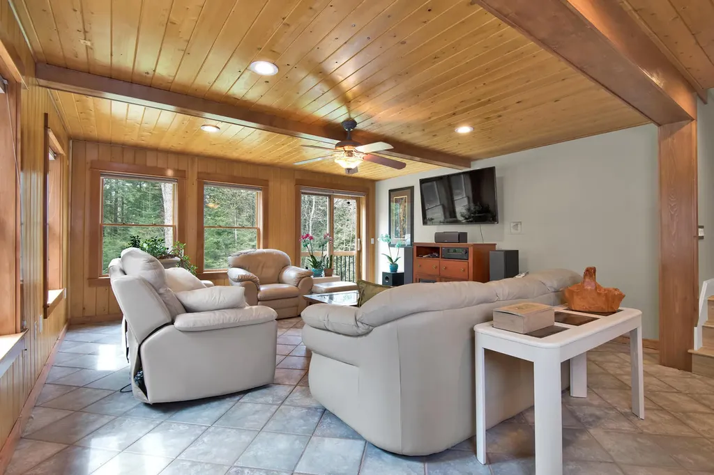 56 Rangdale Road Durham ME 04222