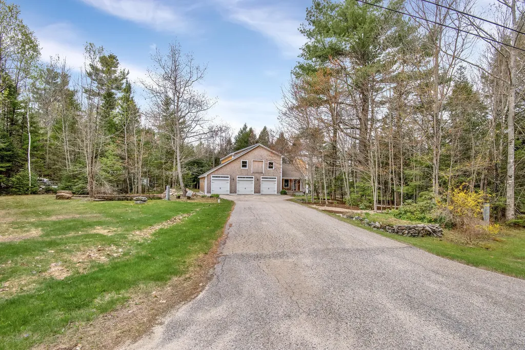 56 Rangdale Road Durham ME 04222