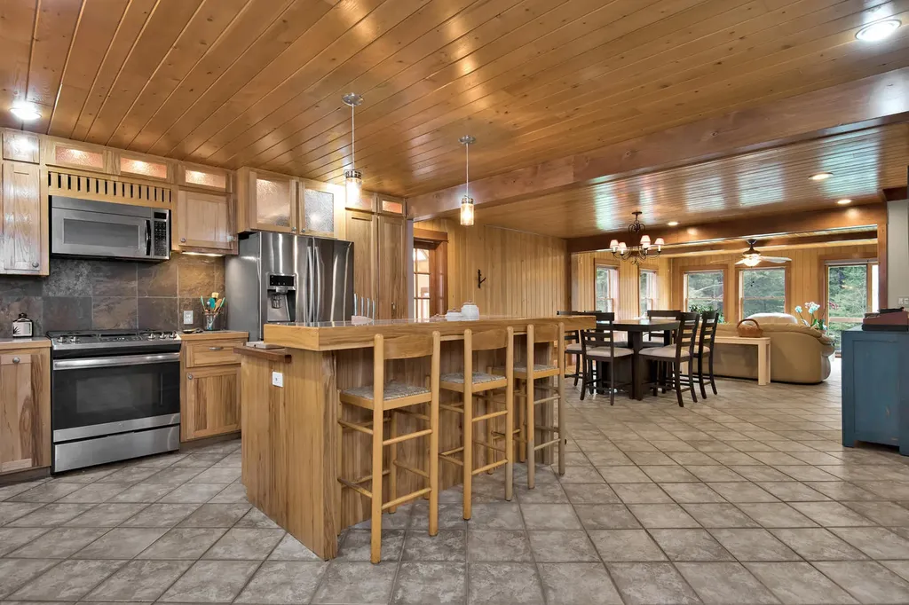 56 Rangdale Road Durham ME 04222