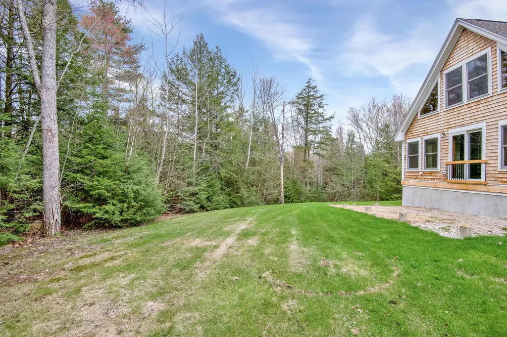56 Rangdale Road Durham ME 04222