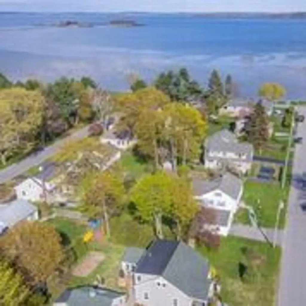 22 Phillips Road Falmouth ME 04105
