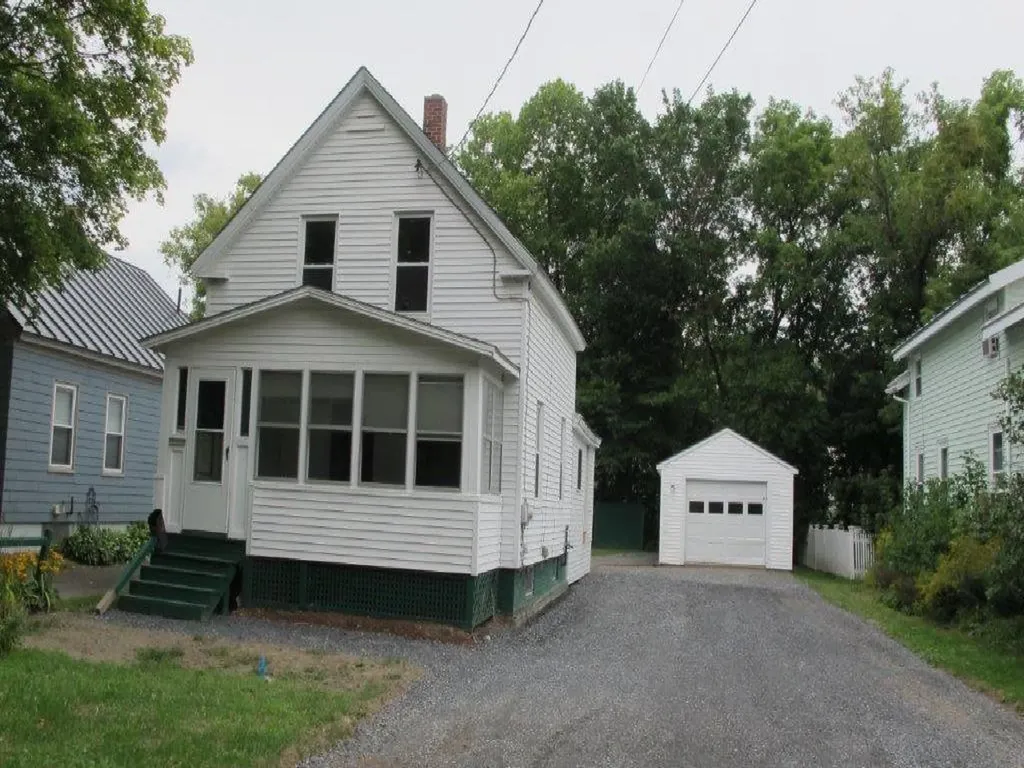 17 Edgemont Avenue Waterville ME 04901