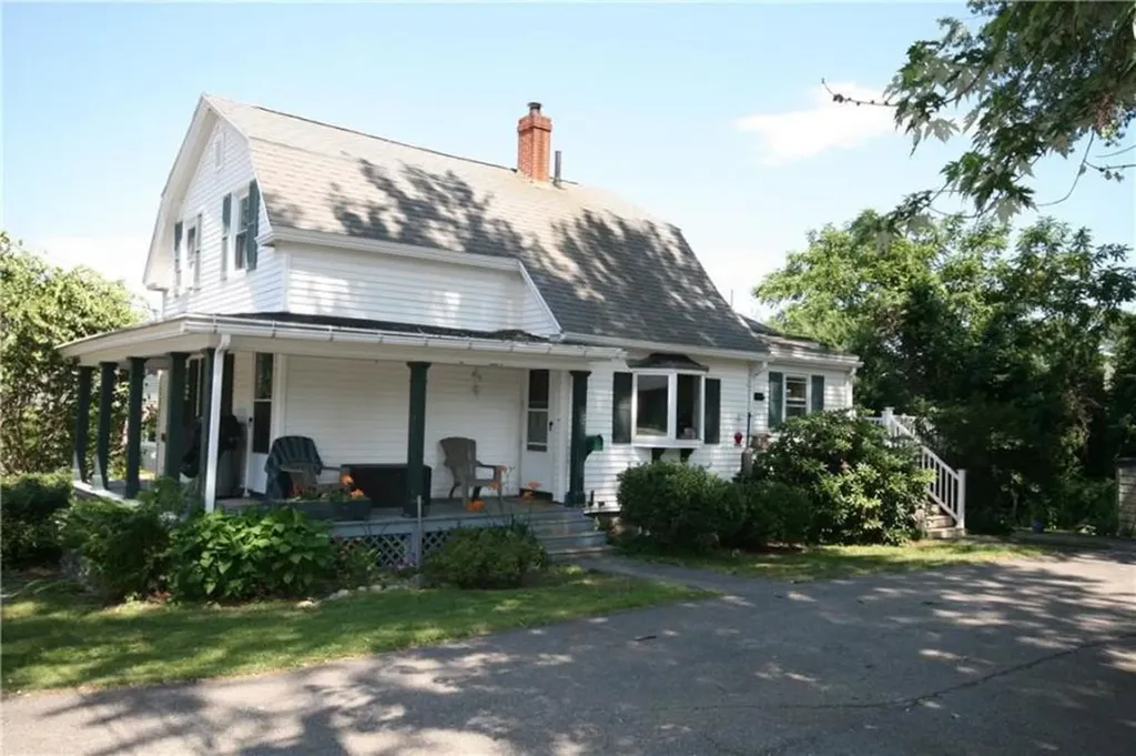 15 Mount Pleasant Street Biddeford ME 04005