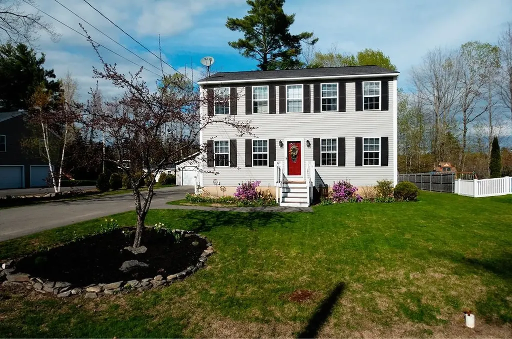 32 Whitney Court Brewer ME 04412