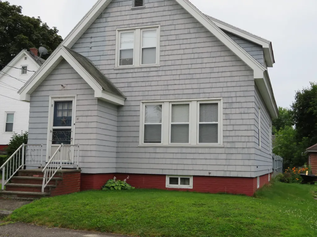 31 Forest Street Lewiston ME 04240