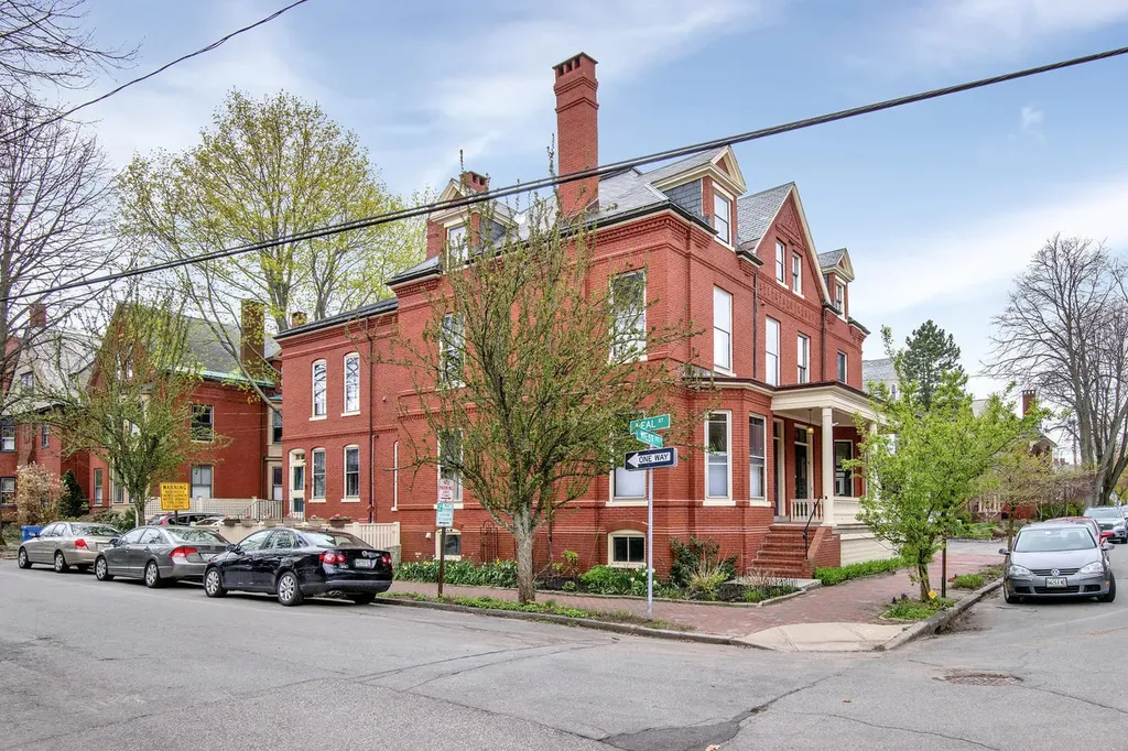 56 West Street Portland ME 04102