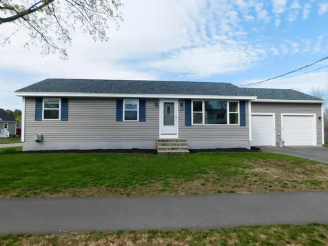 28 Declaration Drive Westbrook ME 04092