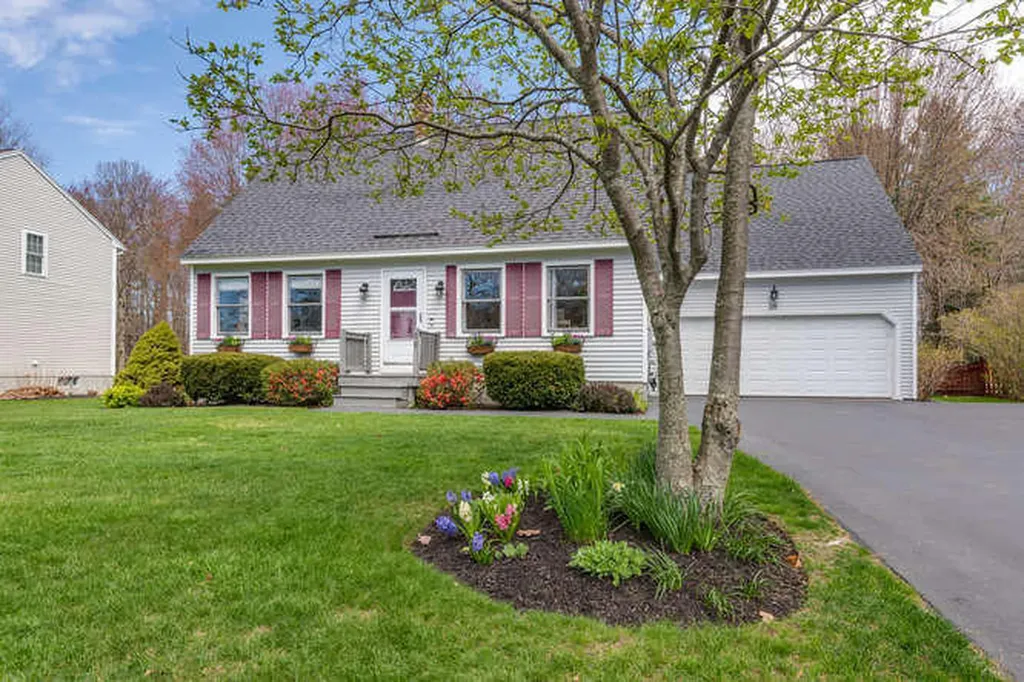 28 Rosewood Drive Saco ME 04072