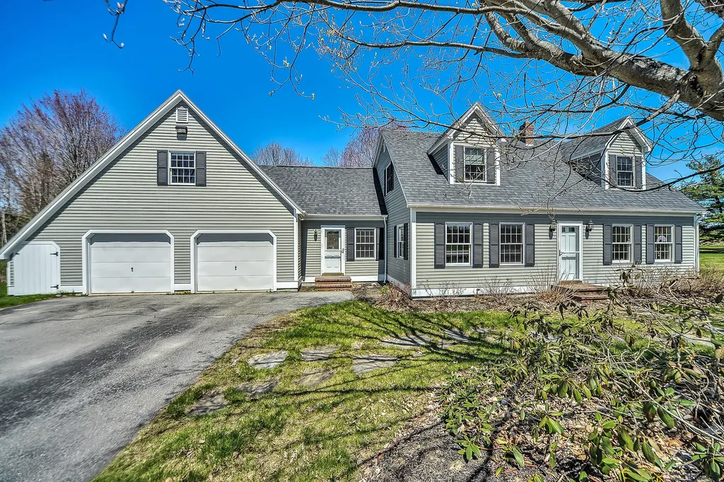 489 Lewiston Road West Gardiner ME 04345
