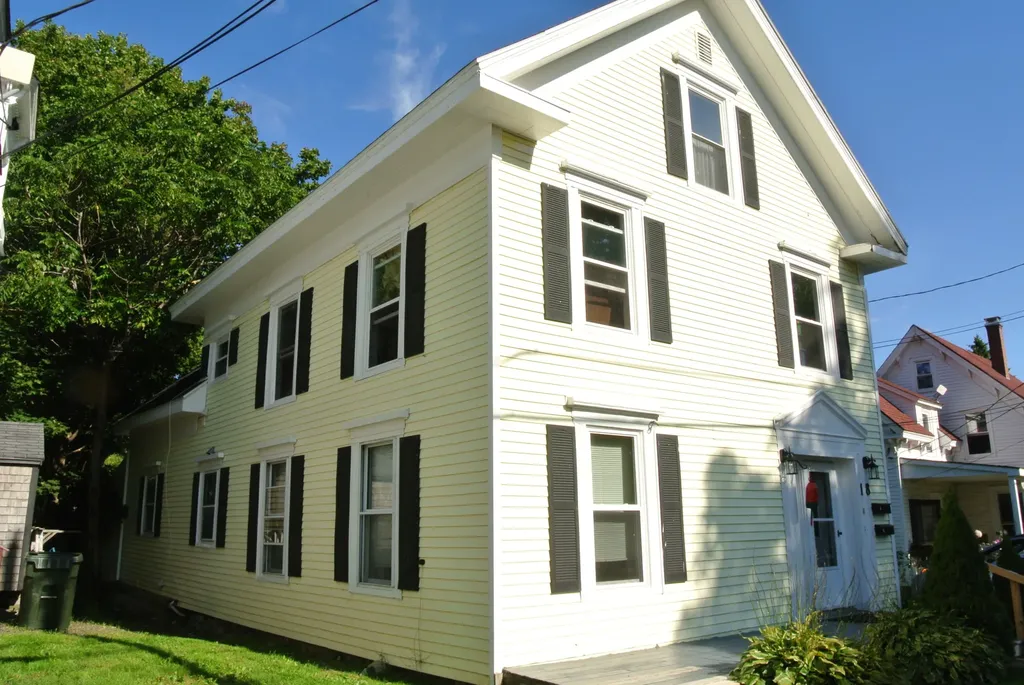 18 Suffolk Street Rockland ME 04841