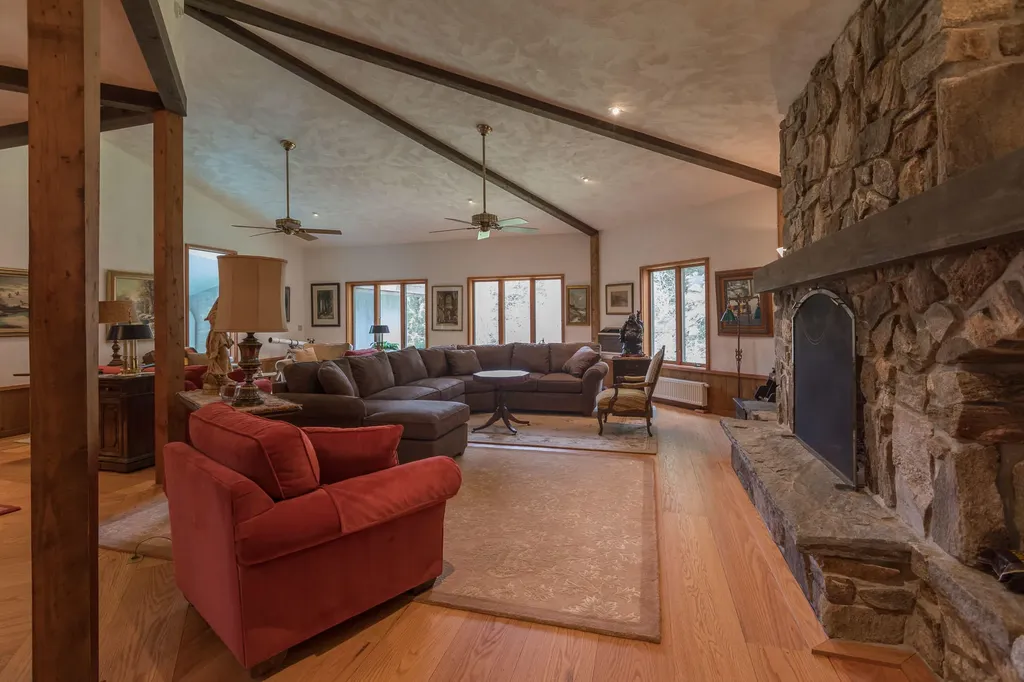 250 Magog Road Appleton ME 04862