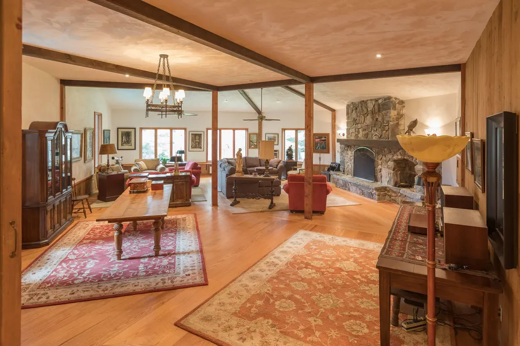 250 Magog Road Appleton ME 04862