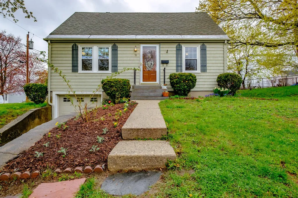 59 Pitt Street South Portland ME 04106