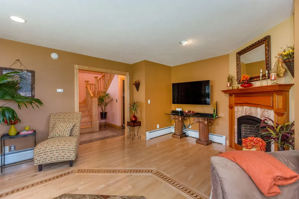 153 Fortin Drive Minot ME 04258