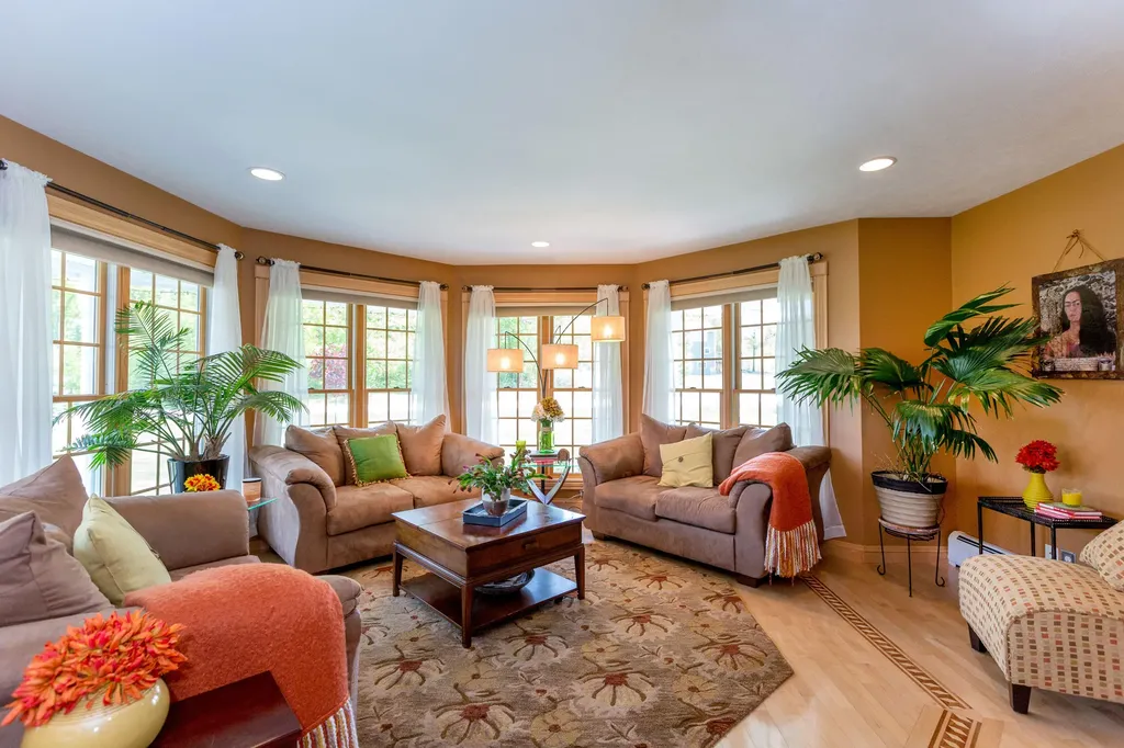 153 Fortin Drive Minot ME 04258