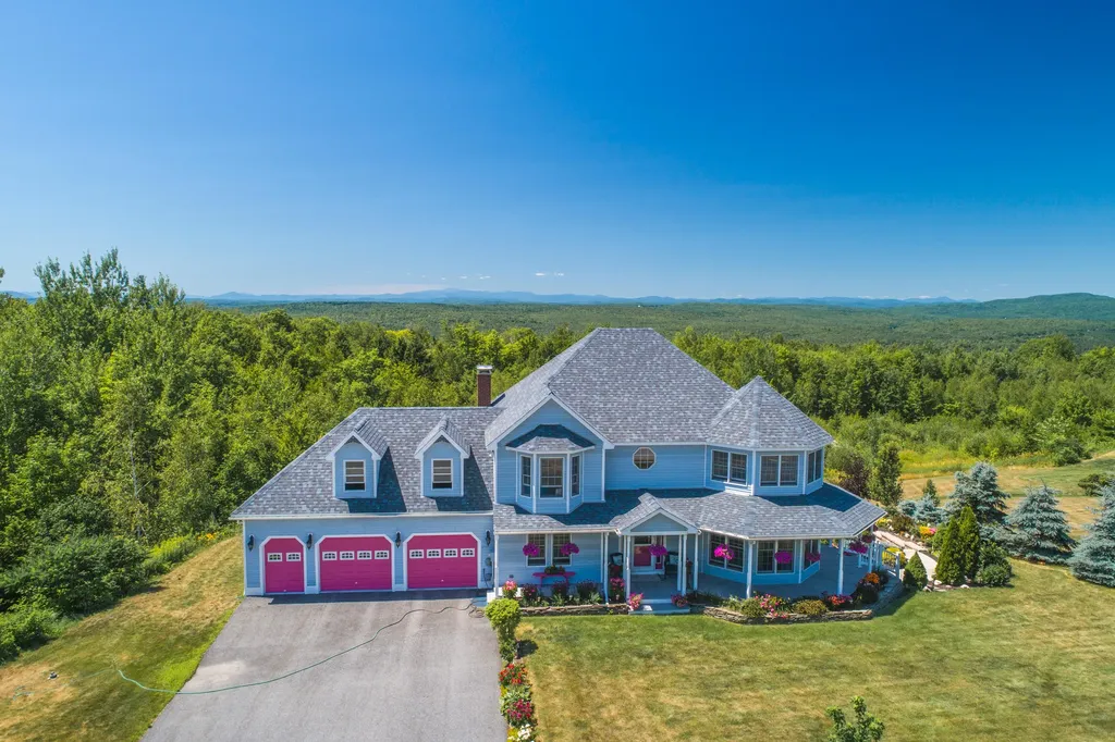 153 Fortin Drive Minot ME 04258