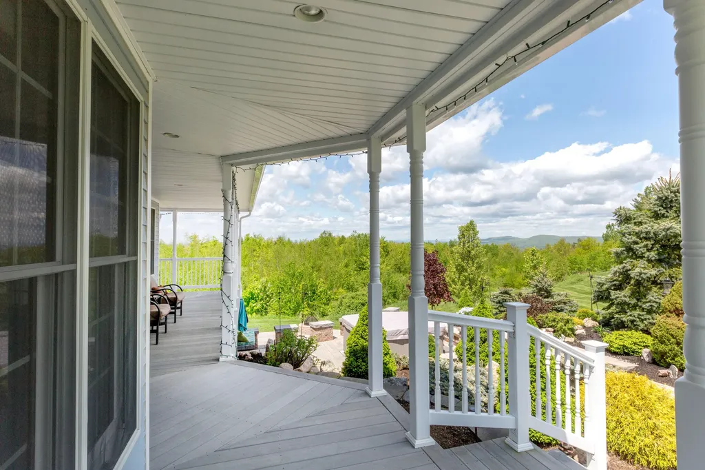 153 Fortin Drive Minot ME 04258