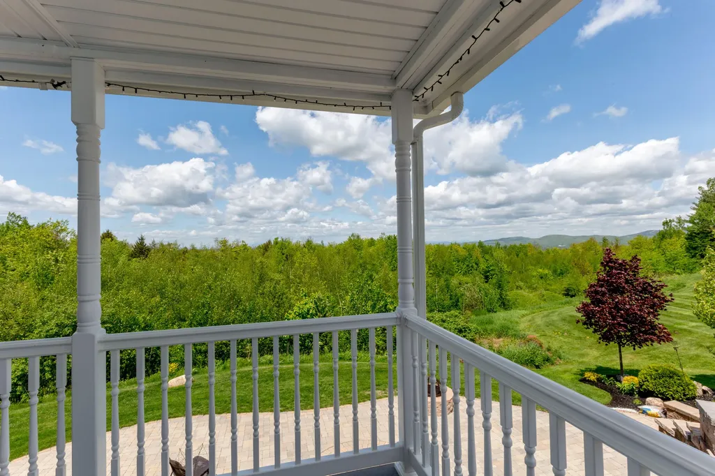 153 Fortin Drive Minot ME 04258